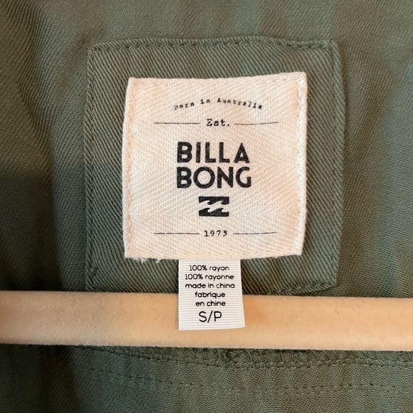 Billabong - Picture 3 of 8